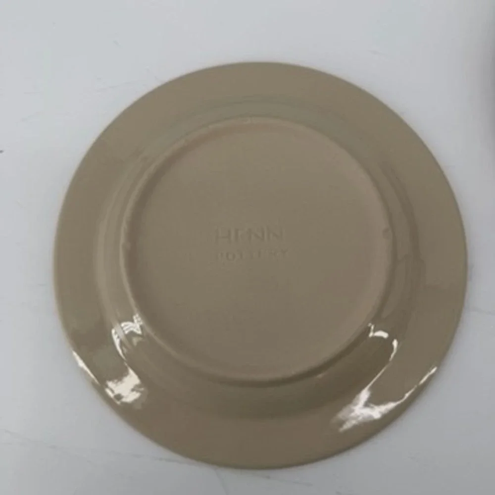Henn Pottery Tan Taupe Stoneware 8.75 Inch Salad Dessert Plates‎ Set of 2 USA